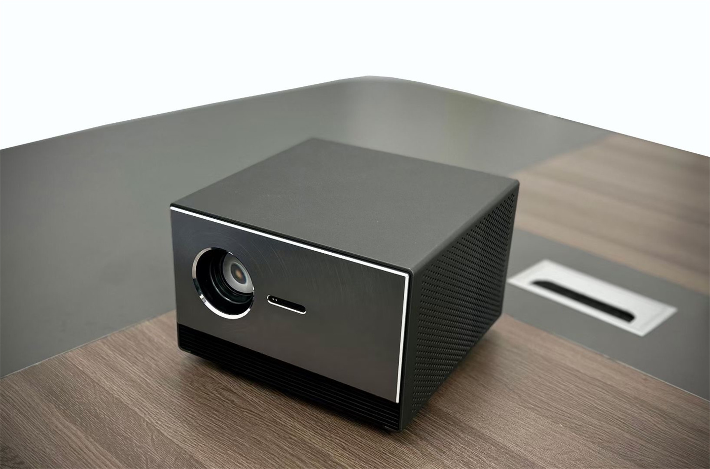 900ANSI Lumins Smart Portable Projector Quad Core Android 9 Dual WIFI LCD 4K Video 720P Home Theater Projector 4K Projector  2GB+32GB Memory  