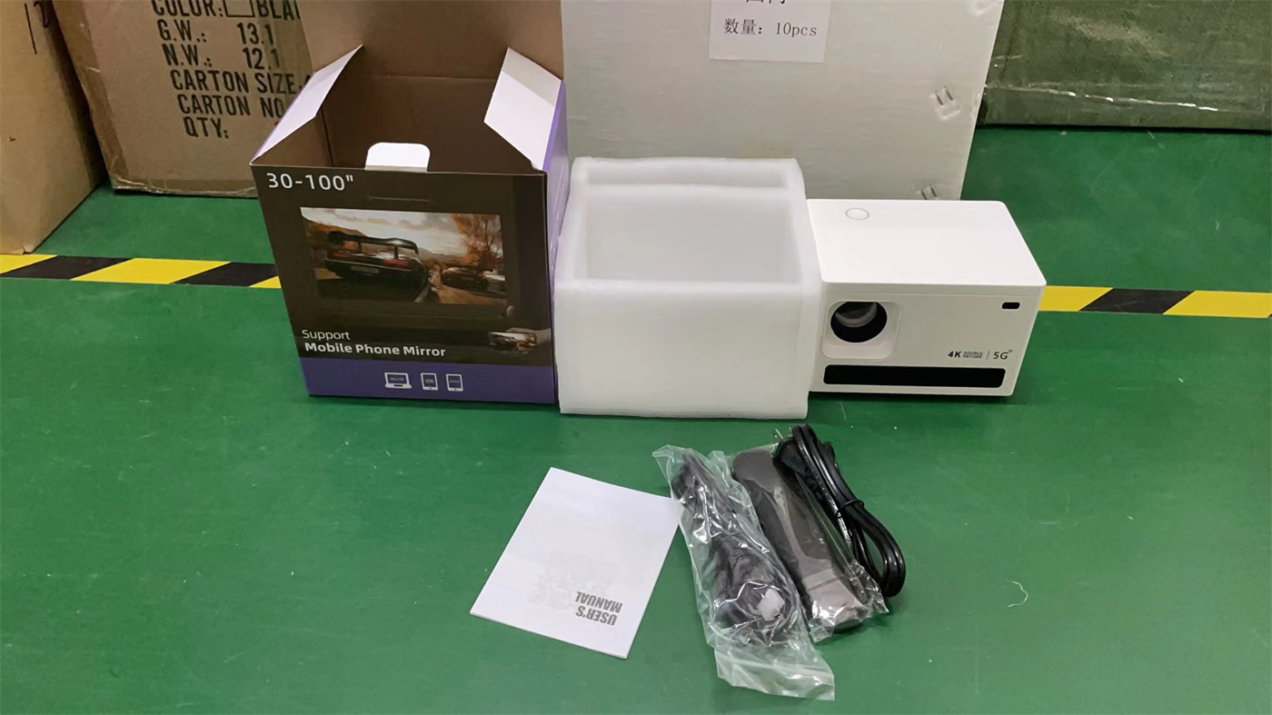 MOQ 200PCS / 200 ANSI Lumins Smart Portable Projector Quad Core Android 9 Dual WIFI 2K Video 720P Home Theater Projector 1GB+8GB Memory White / Grey  