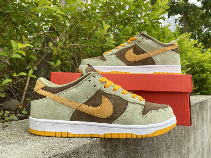 nike dunk low dusty