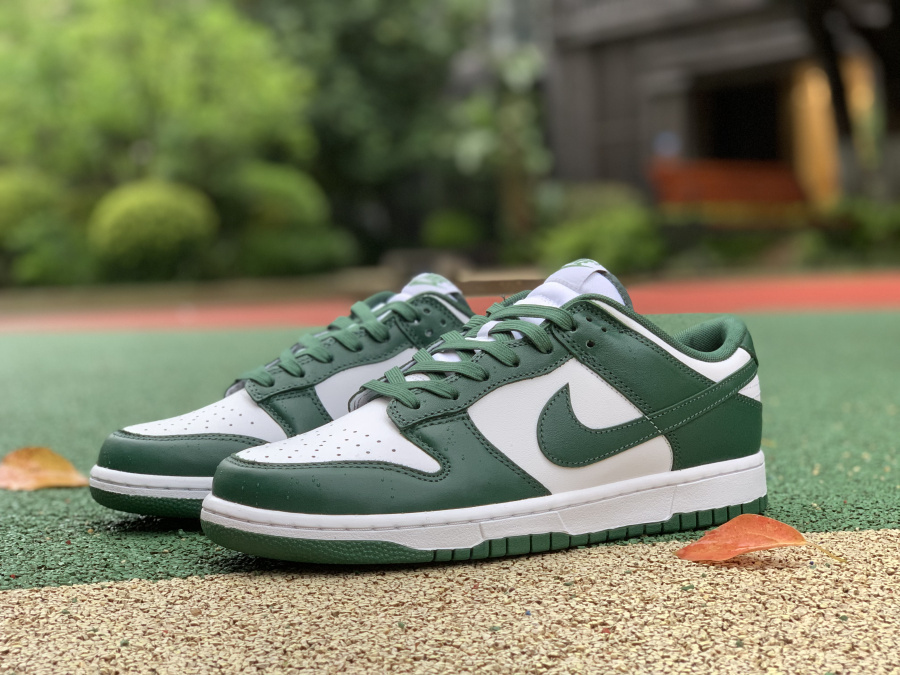 michigan state dunks low on feet