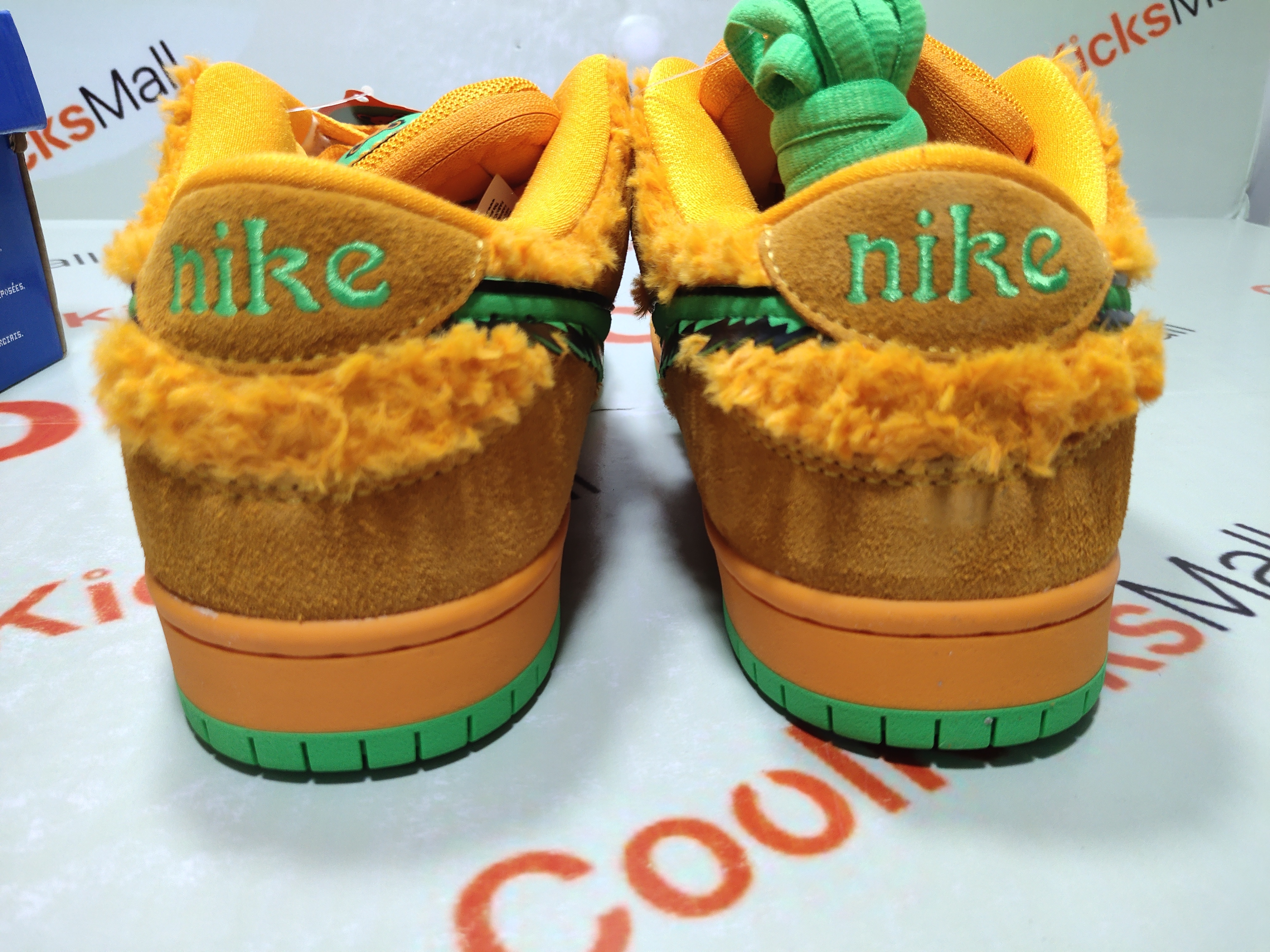 SB Dunk Low Grateful Dead Bears Orange 