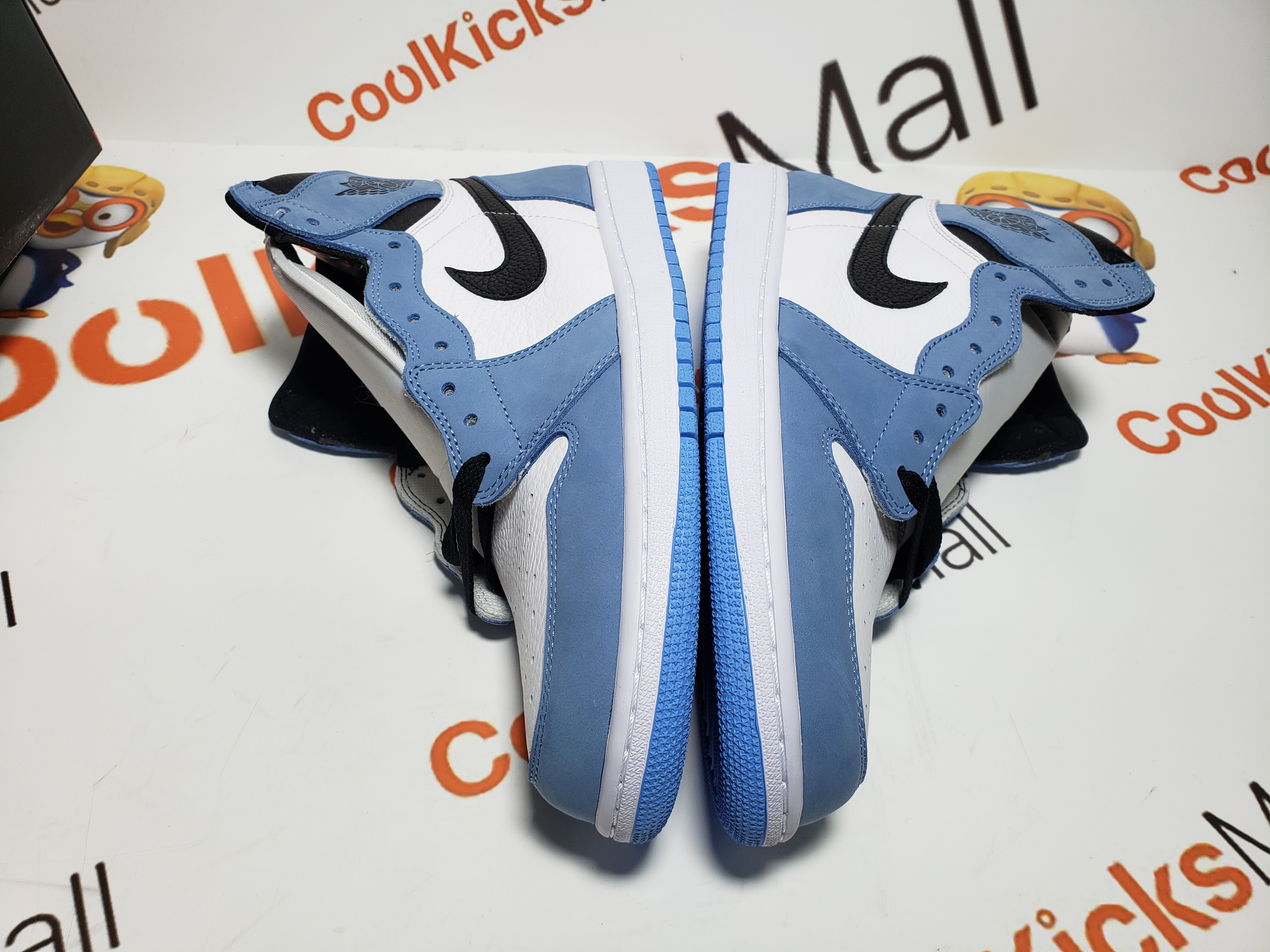 AIR JORDAN 1 MID 'UNIVERSITY BLUE/BLACK-WHITE' – Superkicks