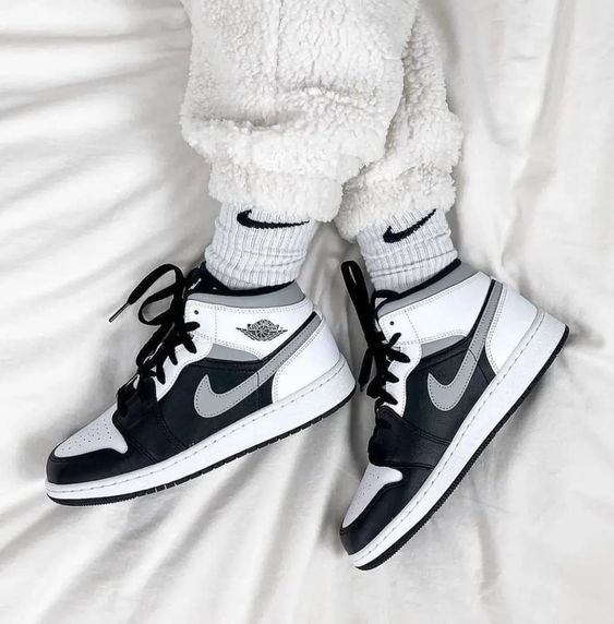 Streetwear Style | Jordan 1 Mid White Shadow | from cnFashion