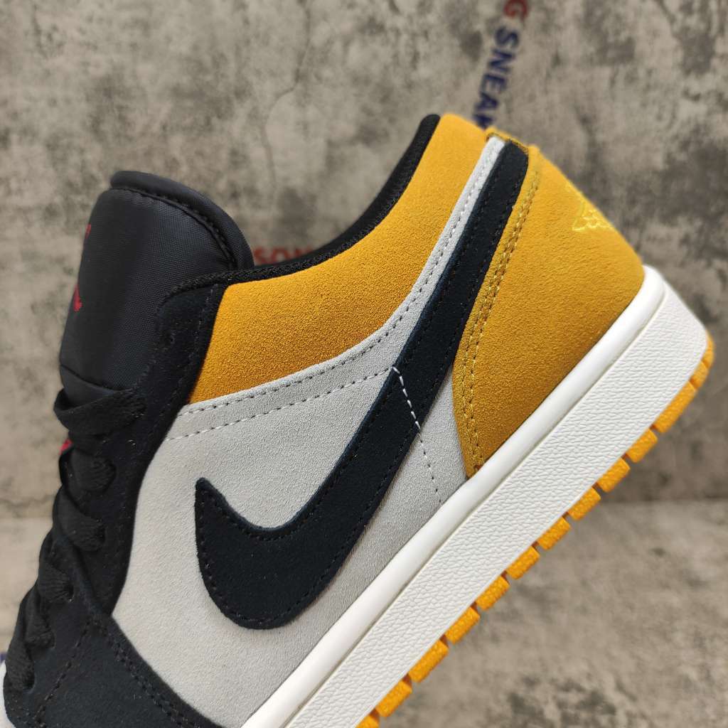 sail university gold black