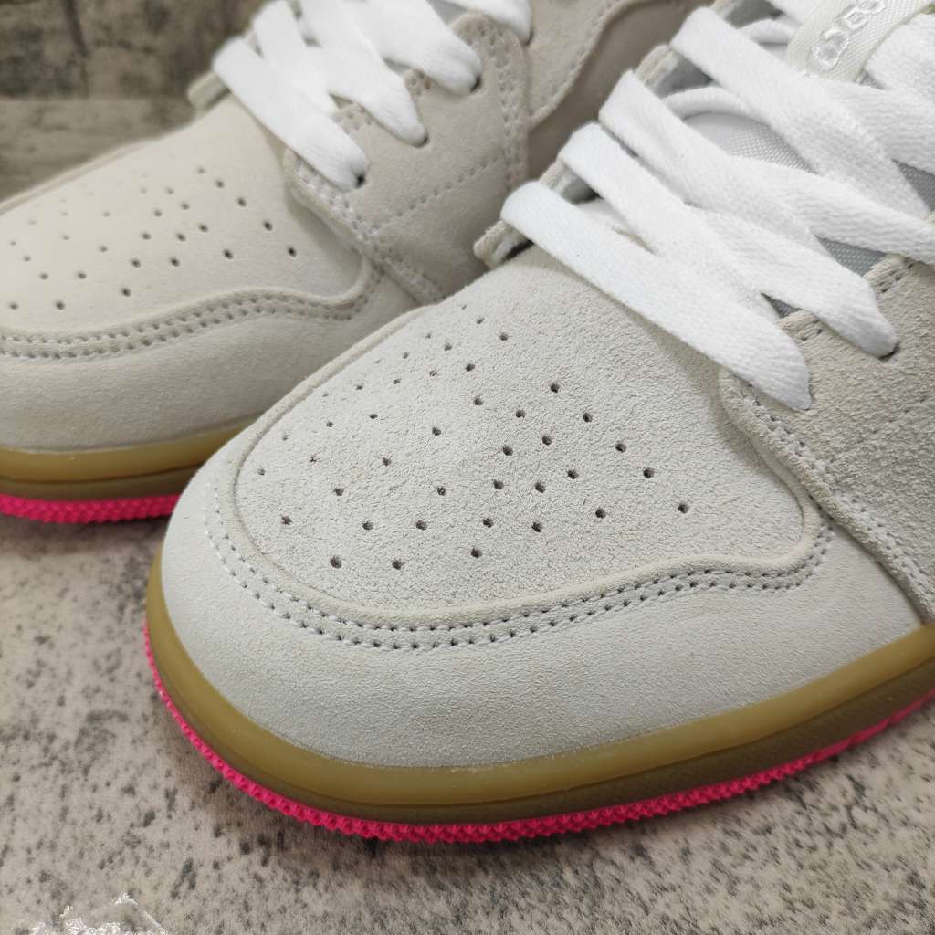Air Jordan 1 Low White Gum Hyper Pink