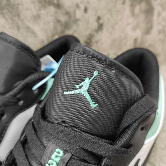 jordan 1 emerald toe