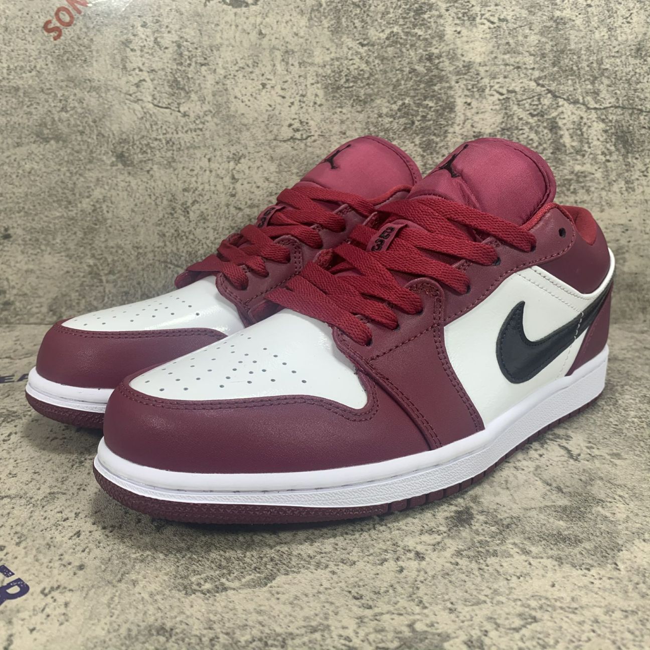 nike air jordan 1 retro low noble red