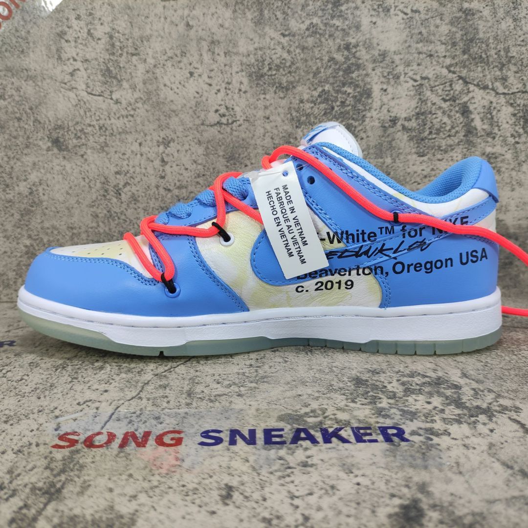 dunk low futura unc