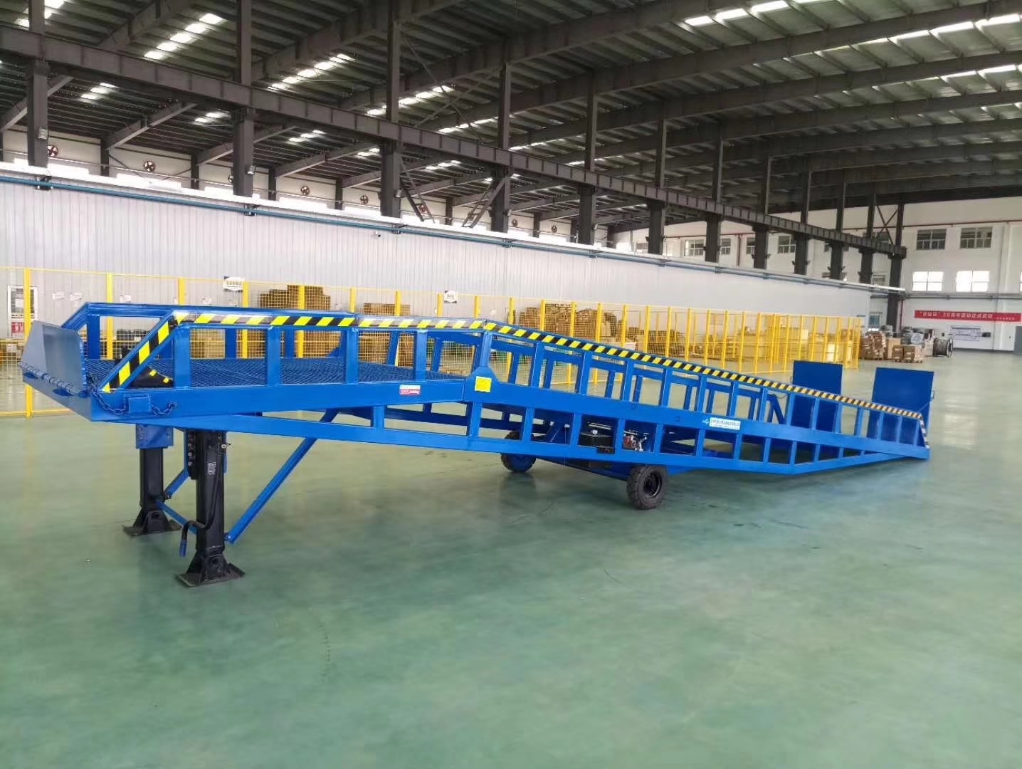 manual moving dock leveler