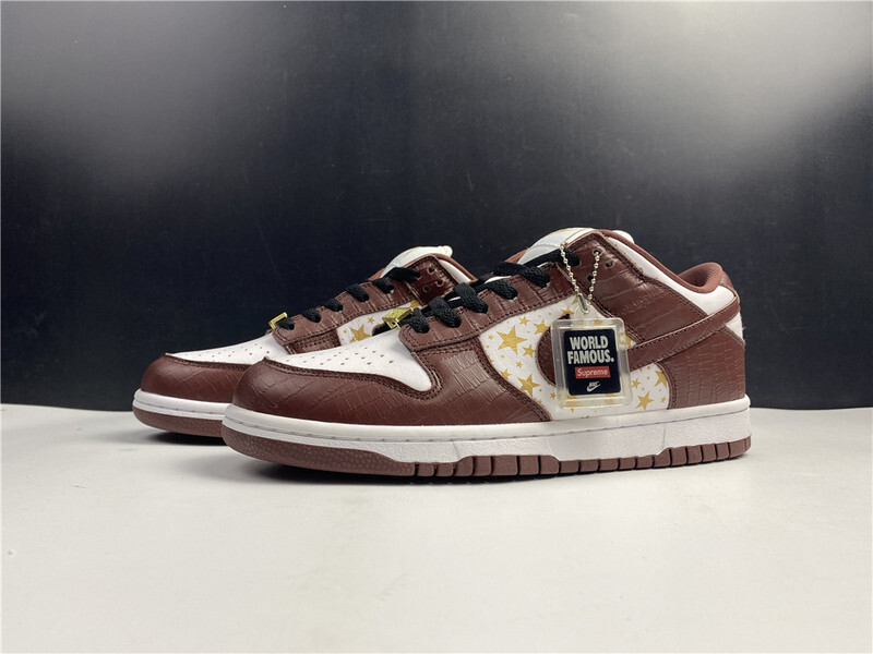 Supreme x Nike SB Dunk Low 