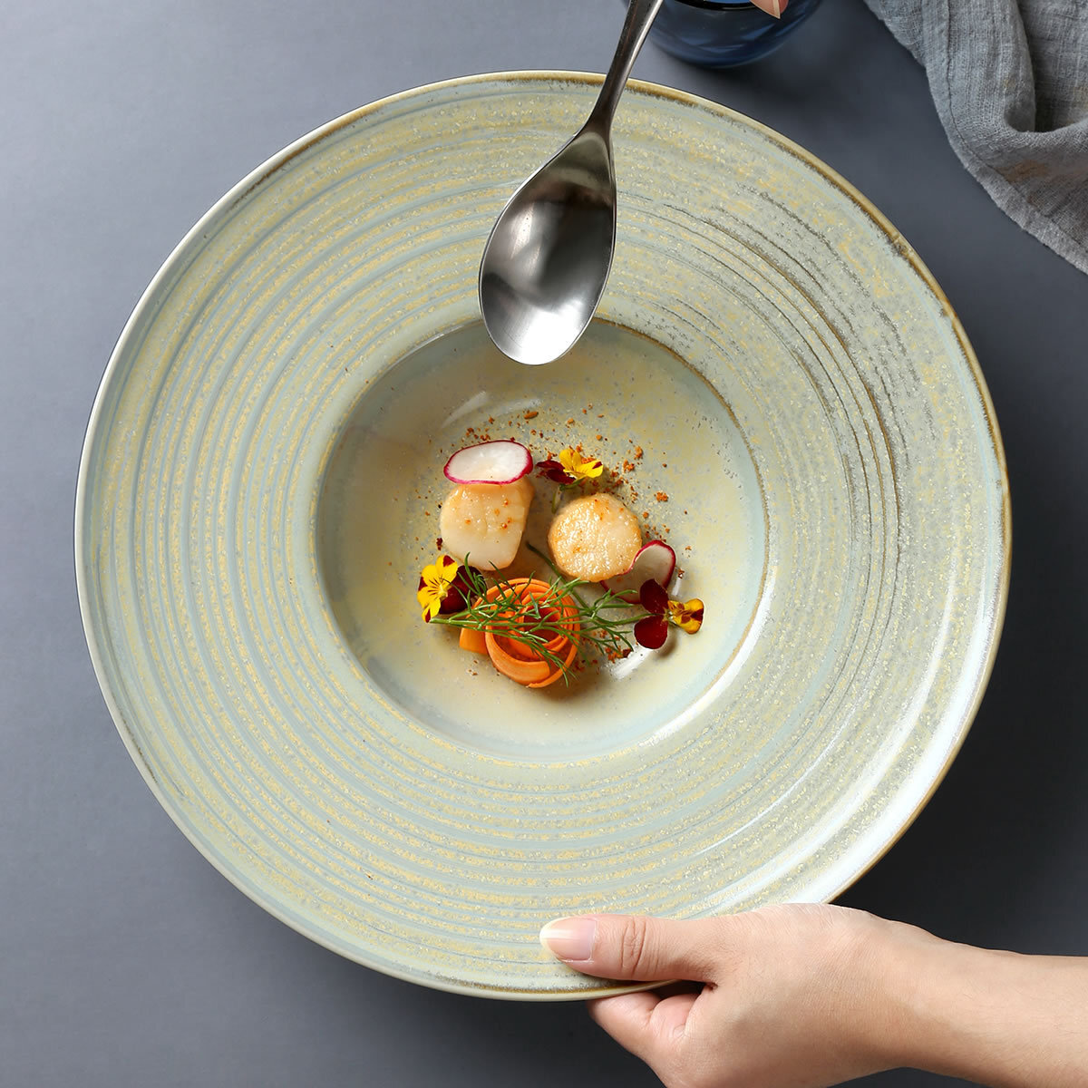 Factory Direct Wholesale Restaurant Porcelain Round Dinner Soup Plate 