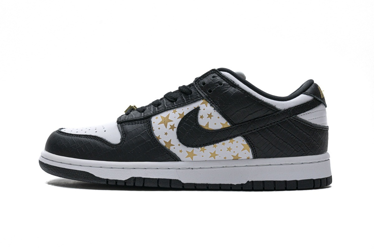 Nike SB Dunk Low Supreme Stars Black (2021) DH3228-102 - Sneakercome.com