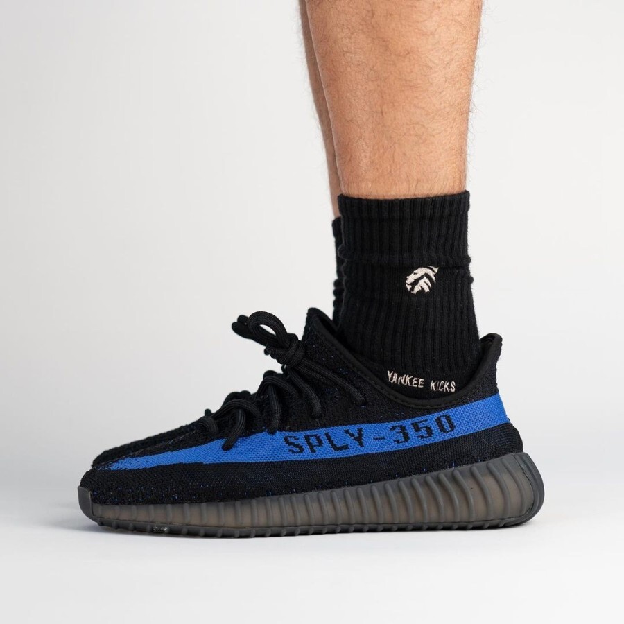 PK kicks BOOST 350 V2 latest color matching Dazzling Blue upper foot pictures