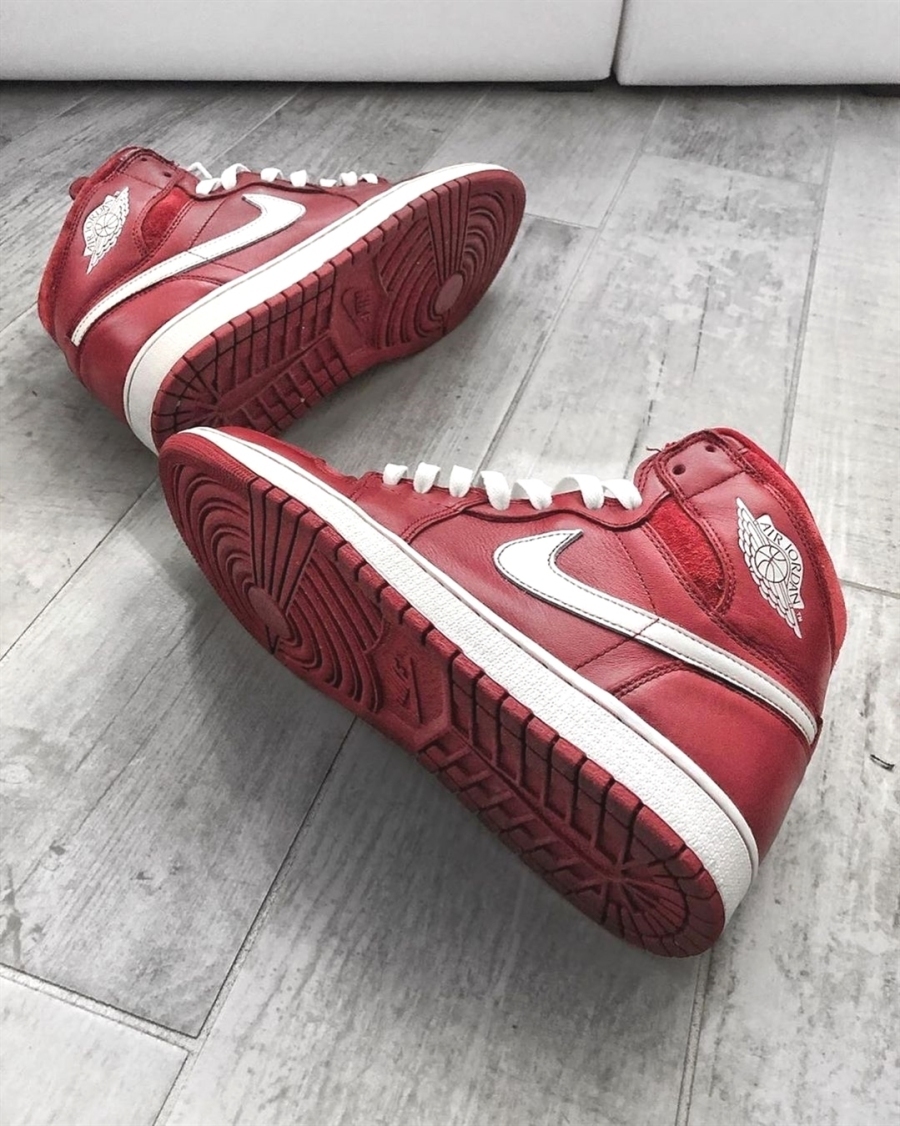 The difference between Tonyshoe Air Jordan 1 and Dunk
