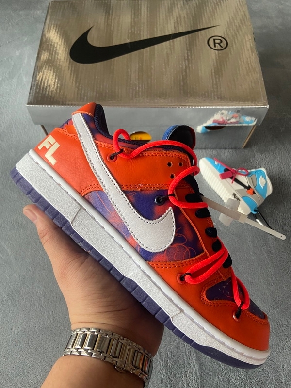 Off White x Futura x Dunk Low SB UNC - Tony Shoe