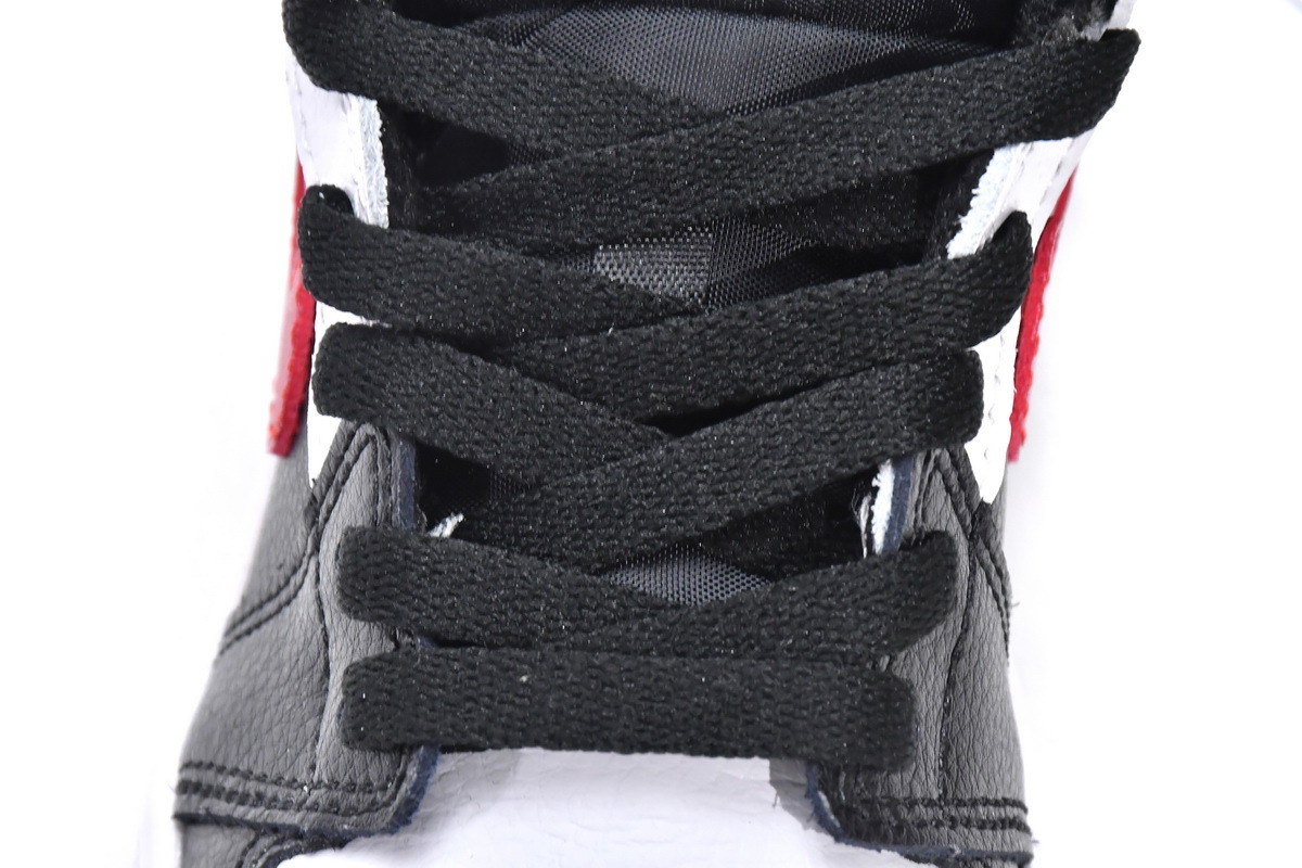 Air Jordan est 1 Homage To Home Sample Combines Both Banned and Chicago Into One