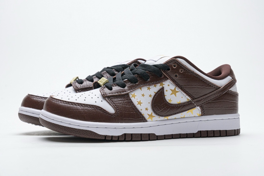 supreme x nike sb dunk low stars barkroot brown