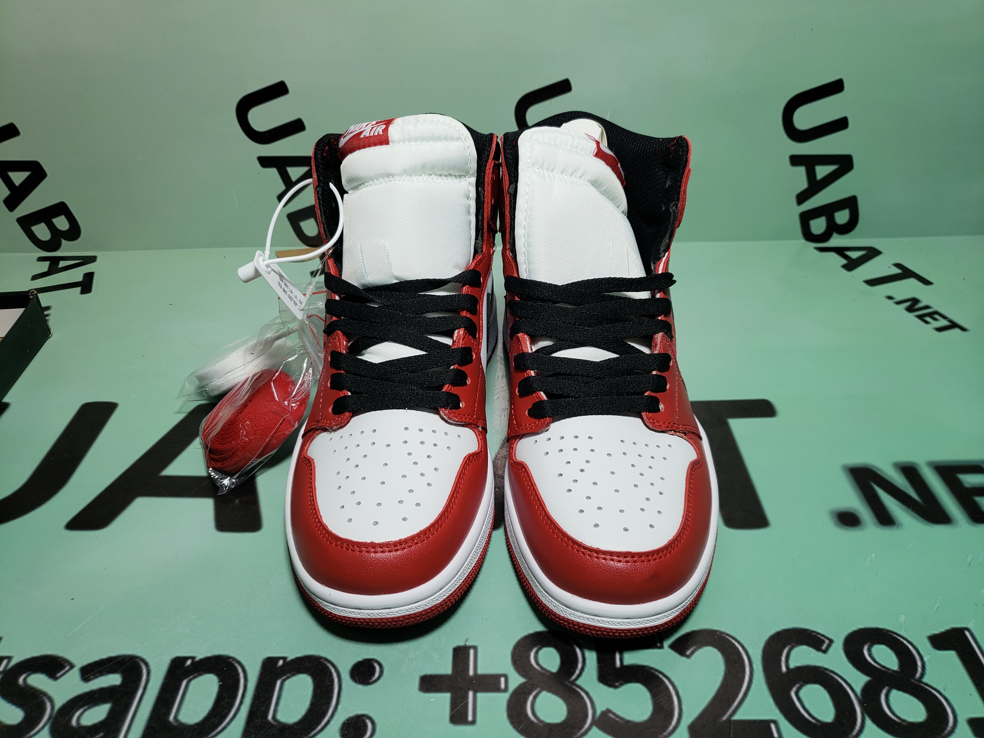 Air Jordan 1 Retro High OG 'Chicago' 2015 555088-101