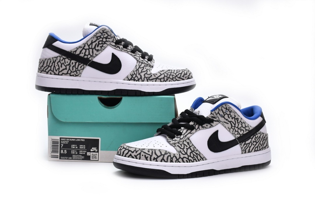 dunks blue and black