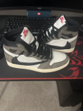 Thank you PkStockX for getting these to me as well as  the box for the shoes getting here safely before I left to 🇵🇷 I got these within 9 days as well as my black cats honest opinion on these a 10/10 would definitely buy more shoes from pk just two 2 flaws u can’t tell from the eye the Jordan logo “AIR JORDAN” with the basketball under it don’t stick out as much as the real pair and obviously the super glue but other then that I’m satisfied 10/10 