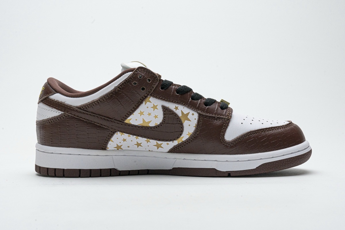 supreme x nike sb dunk low stars barkroot brown