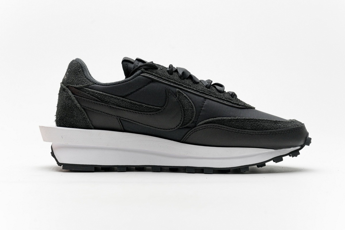 all black nike sacai