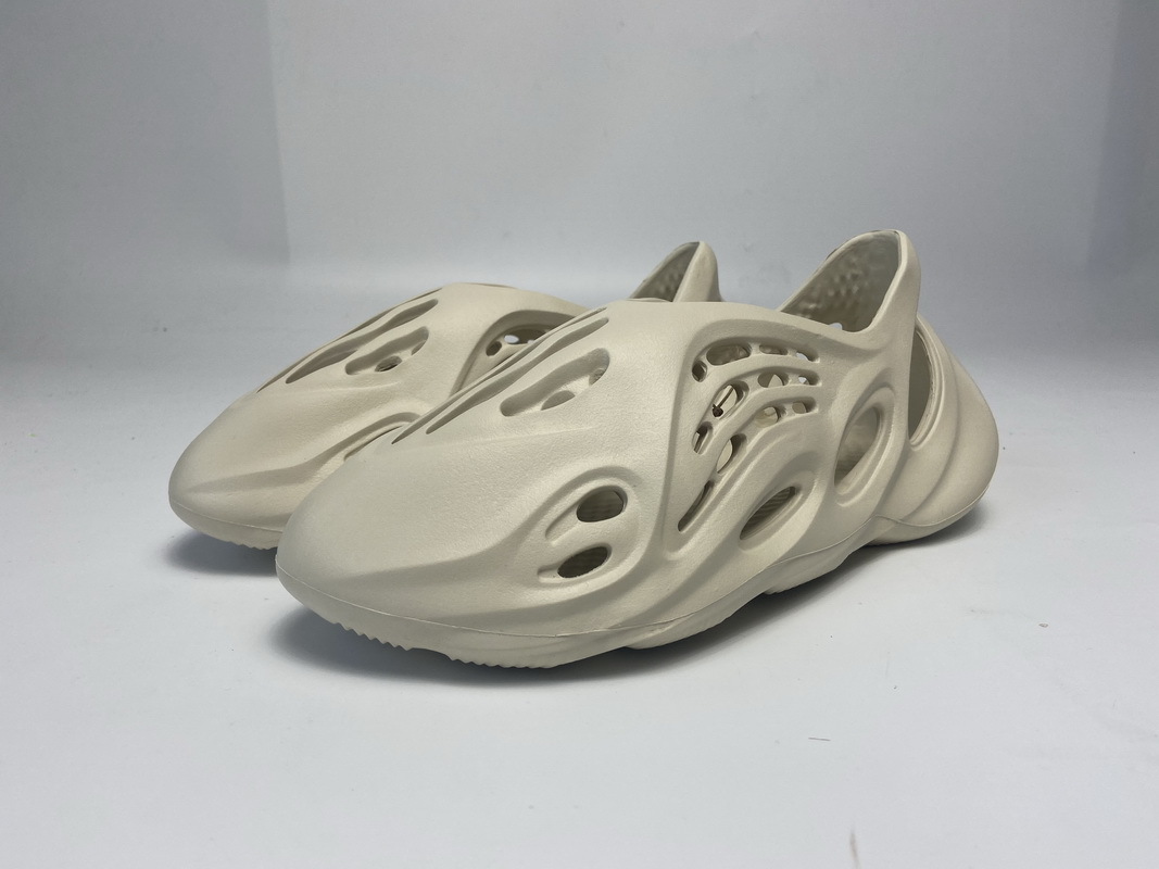 foam runners stockx