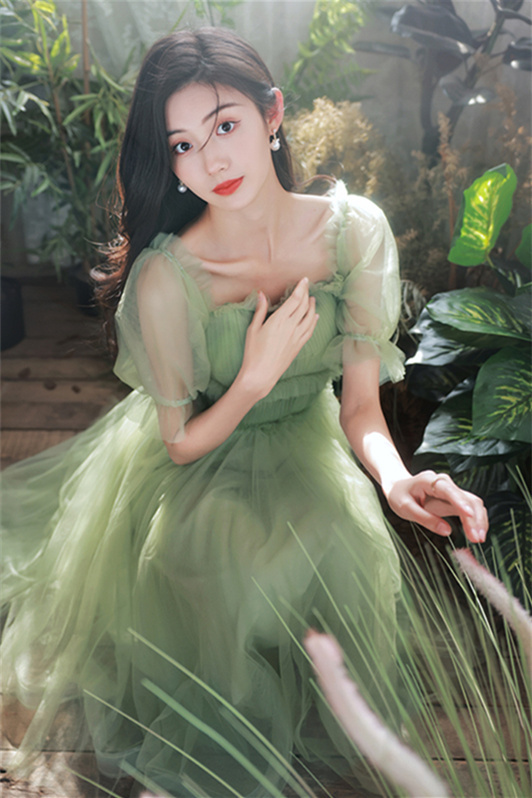 Off the Shoulder Green Tulle Short Sleeves Party Dress