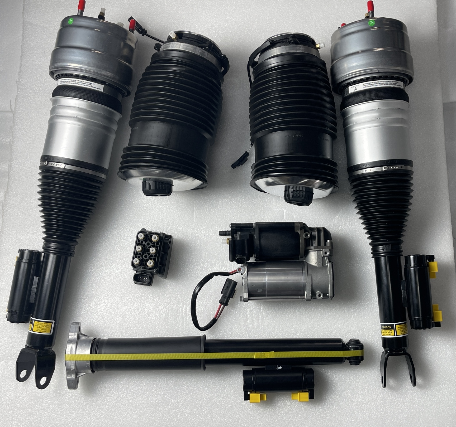 Discovery 5 AMK air suspension compressor OE LR095838