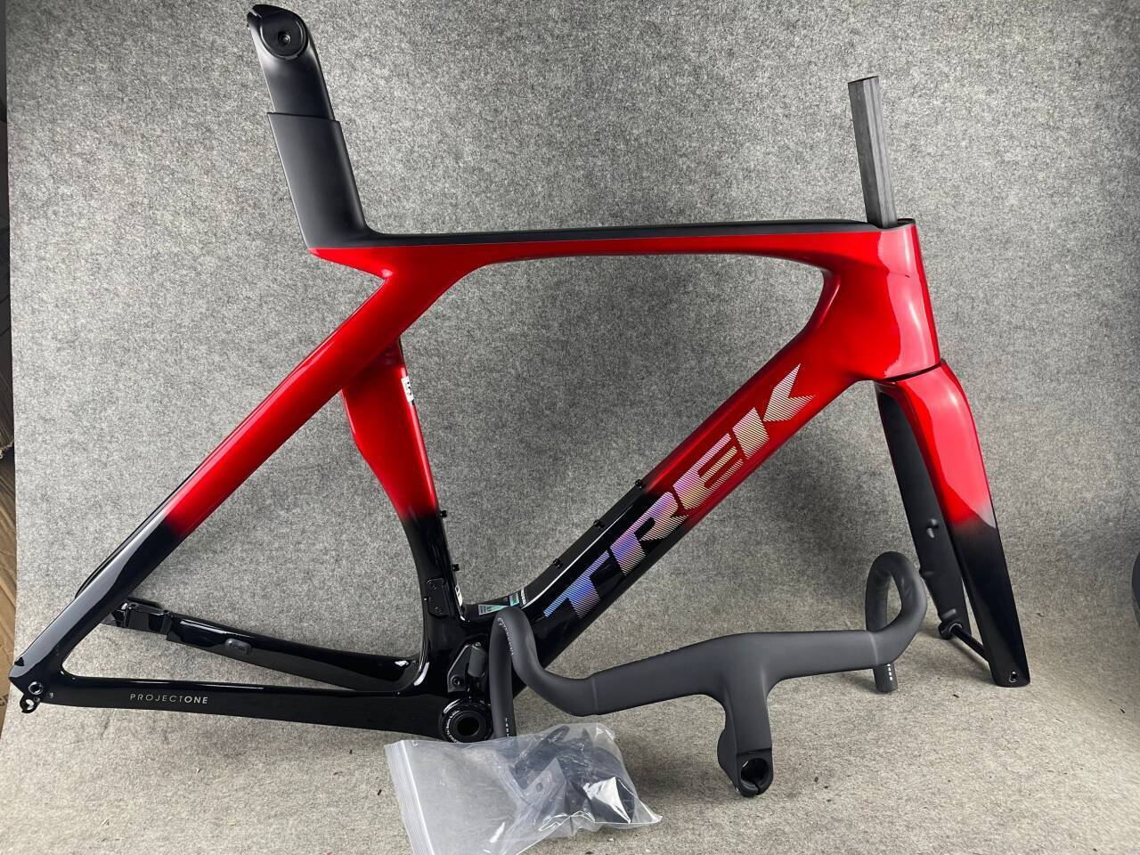 (One third of advance payment)2023 NEW lightest Trek madone carbon