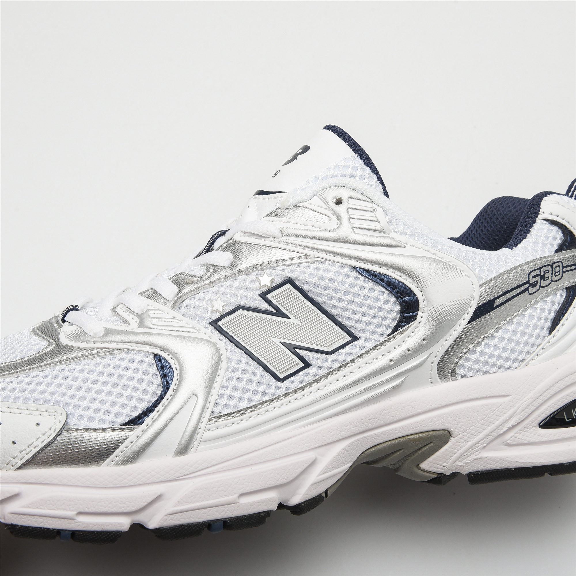NB530-Silver/White