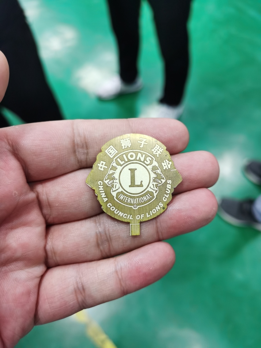 How to Use a Right Trophy Plaque Engraving Marking Machine?