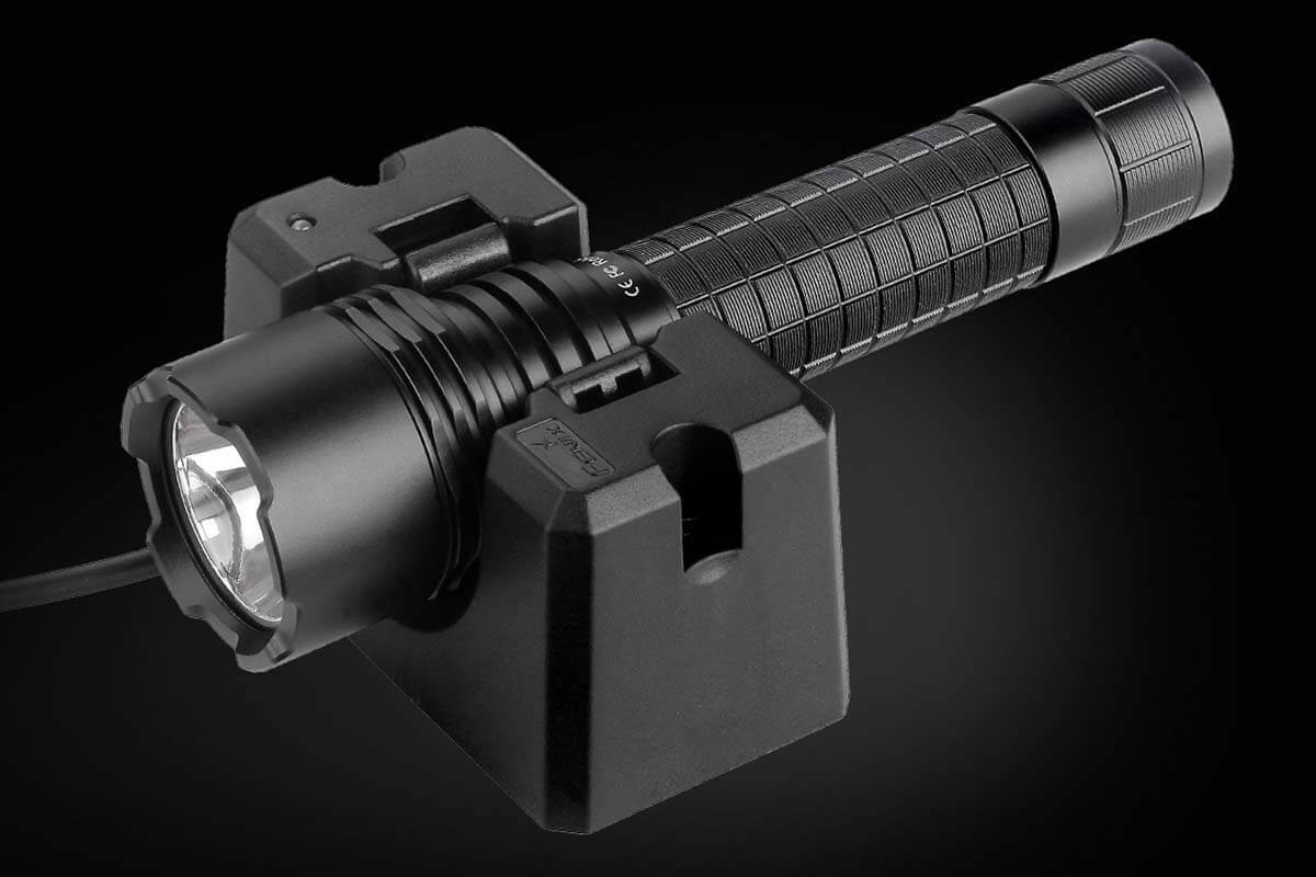 Fenix RC20  XM-L2 U2 LED 1000 Lumens Rechargeable Cradle Search Light