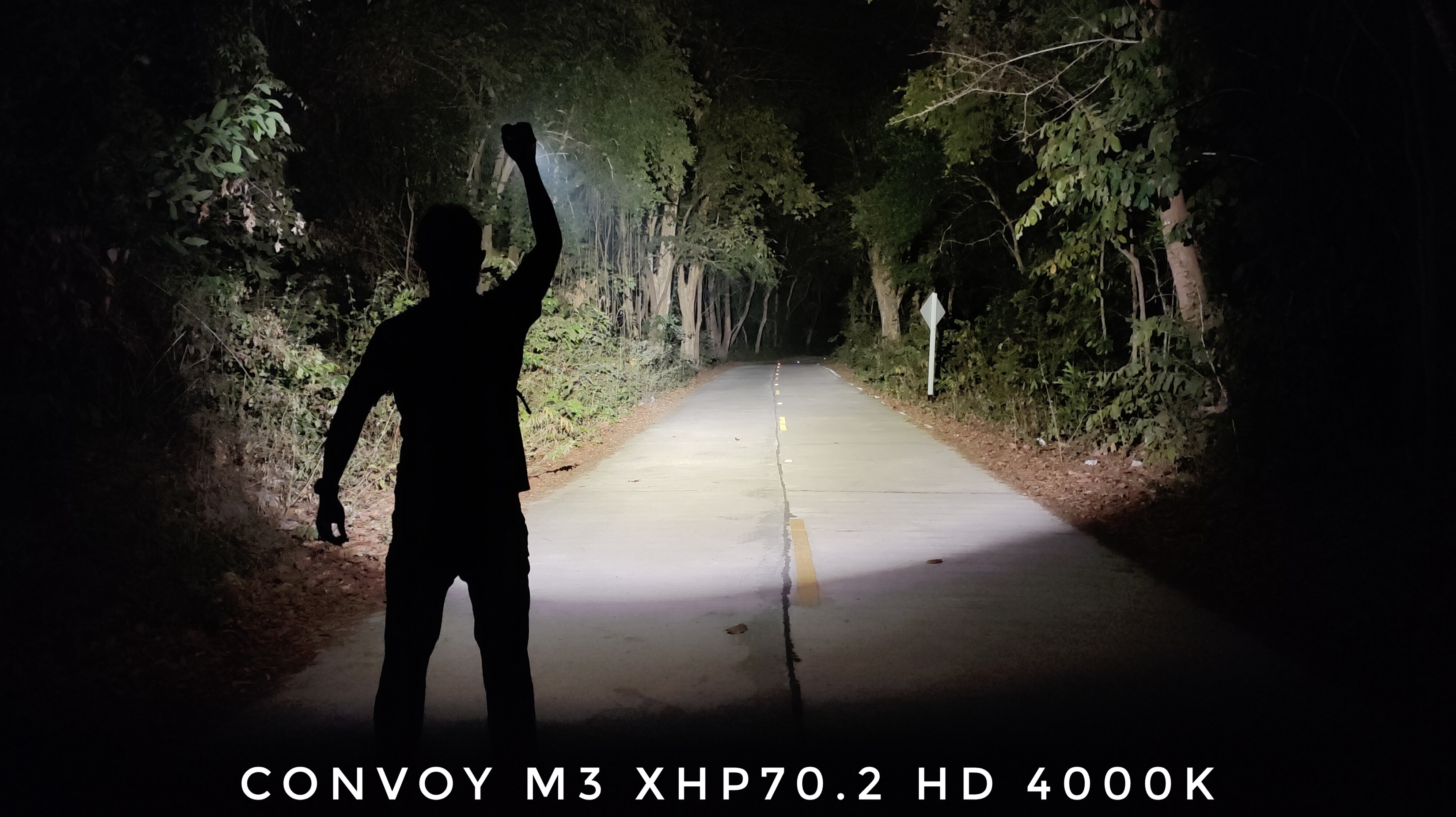 Convoy M3 XHP70.2 LED 4300 Lumens 26650 Flashlight