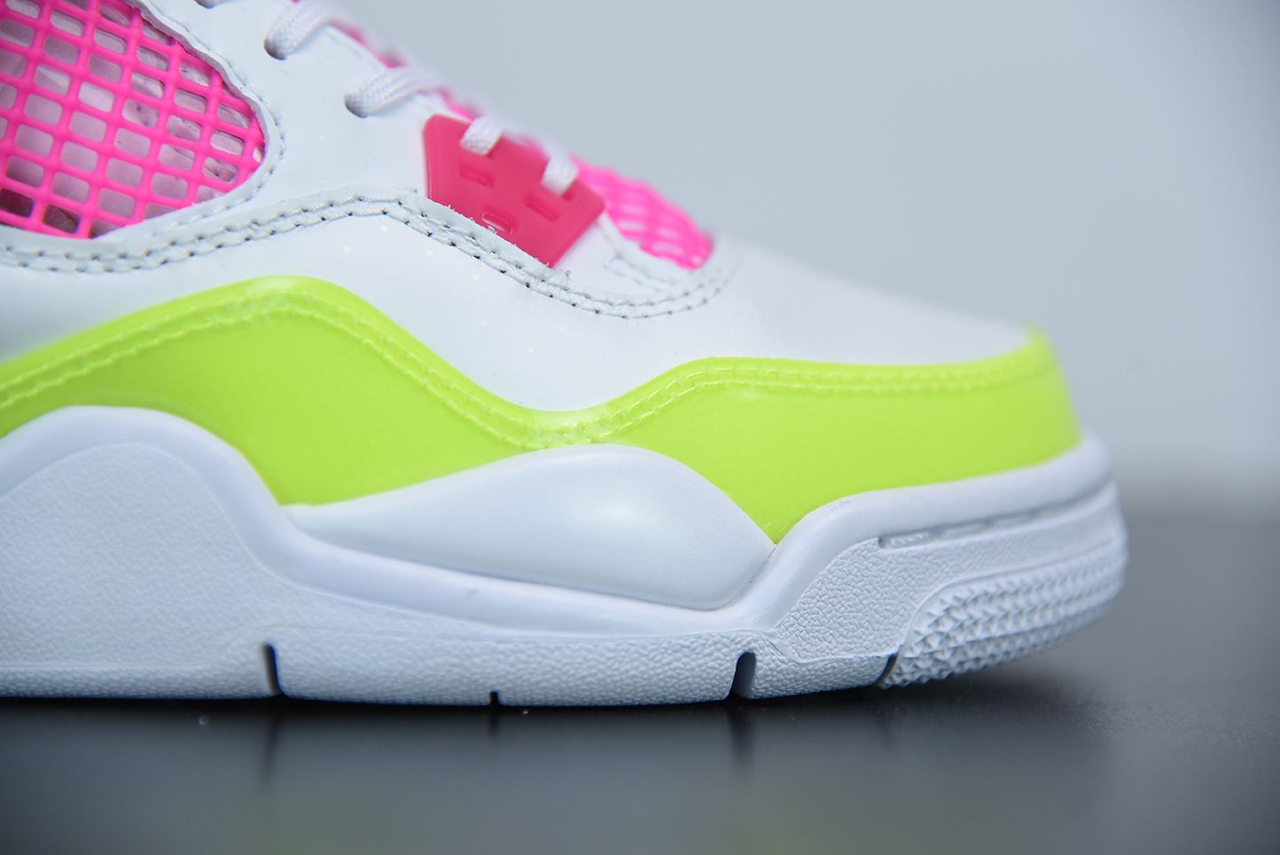 pink lemonade jordans 4