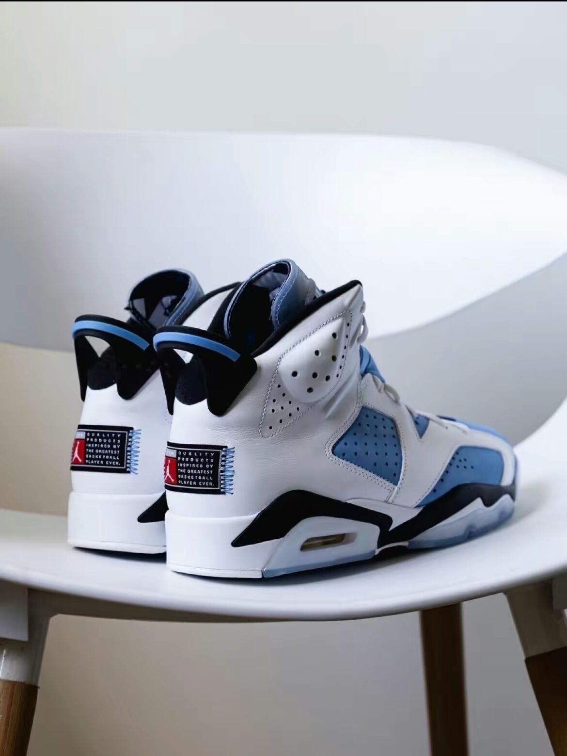 Nike Air Jordan 6 - UNC White