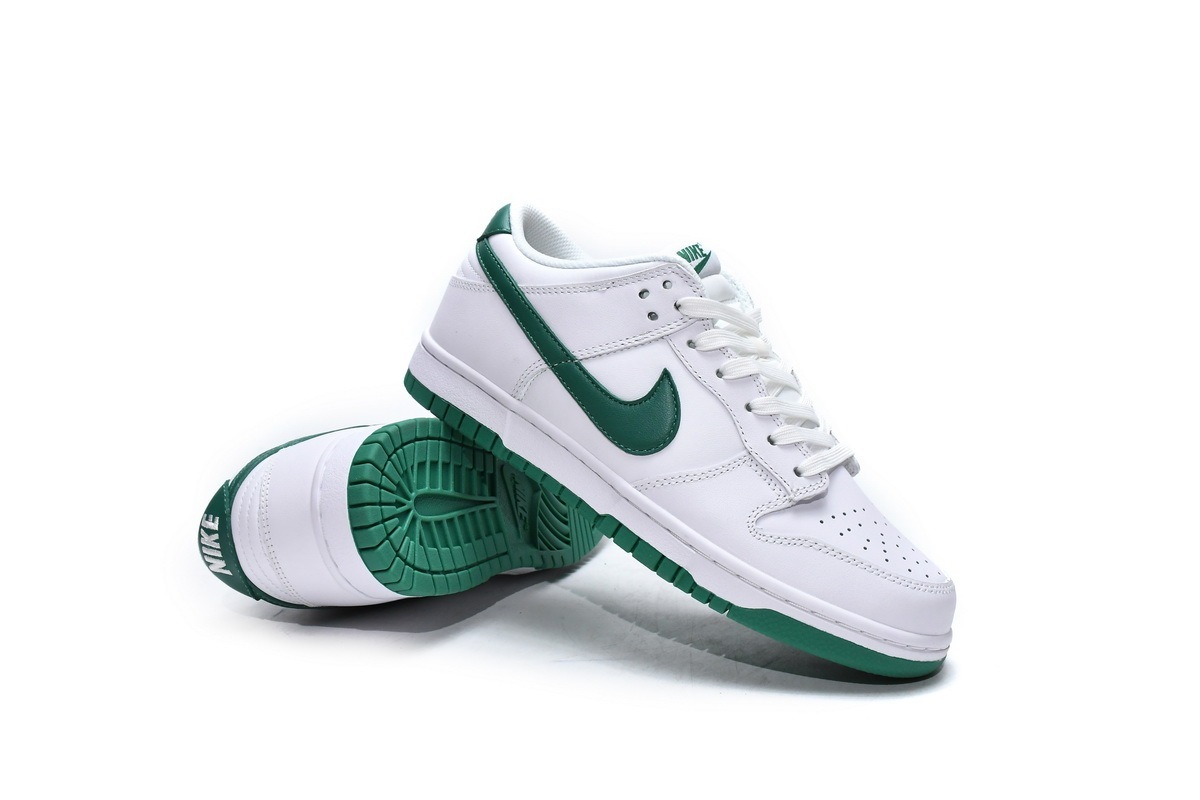 green noise dunks low