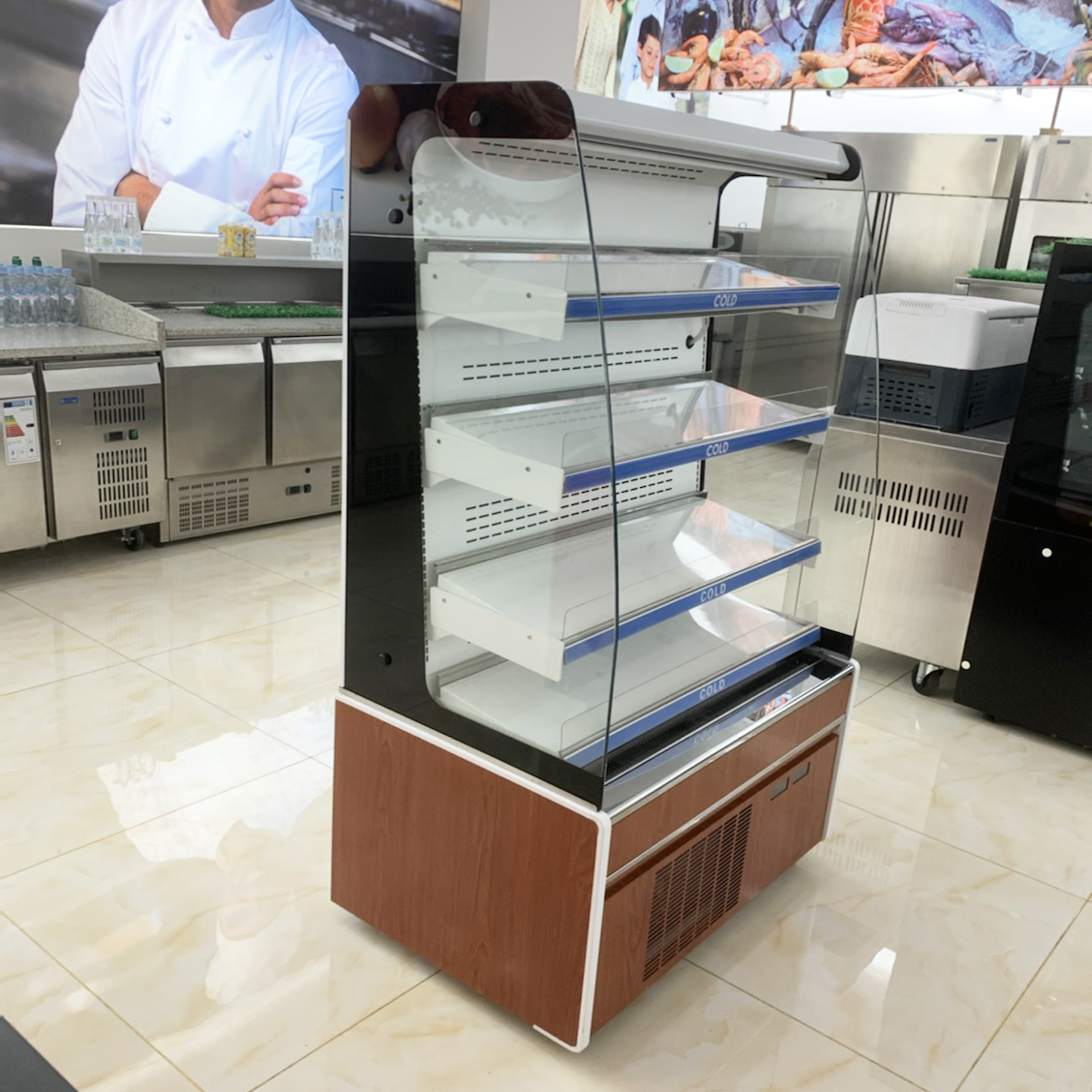 Convenience store fruit and vegetable beverage storage display