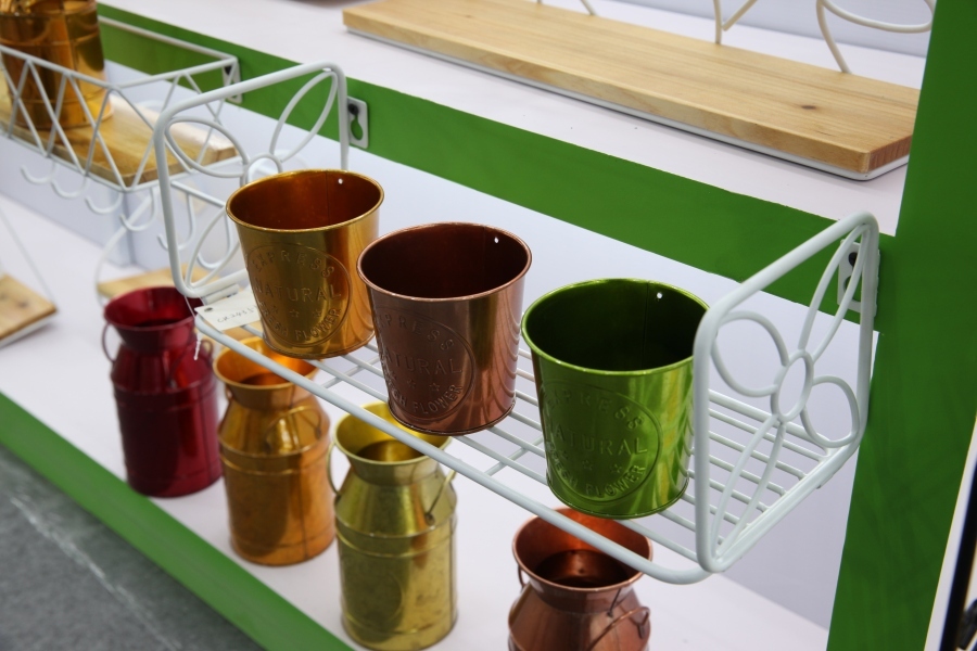 What is Zinc Flower Planter