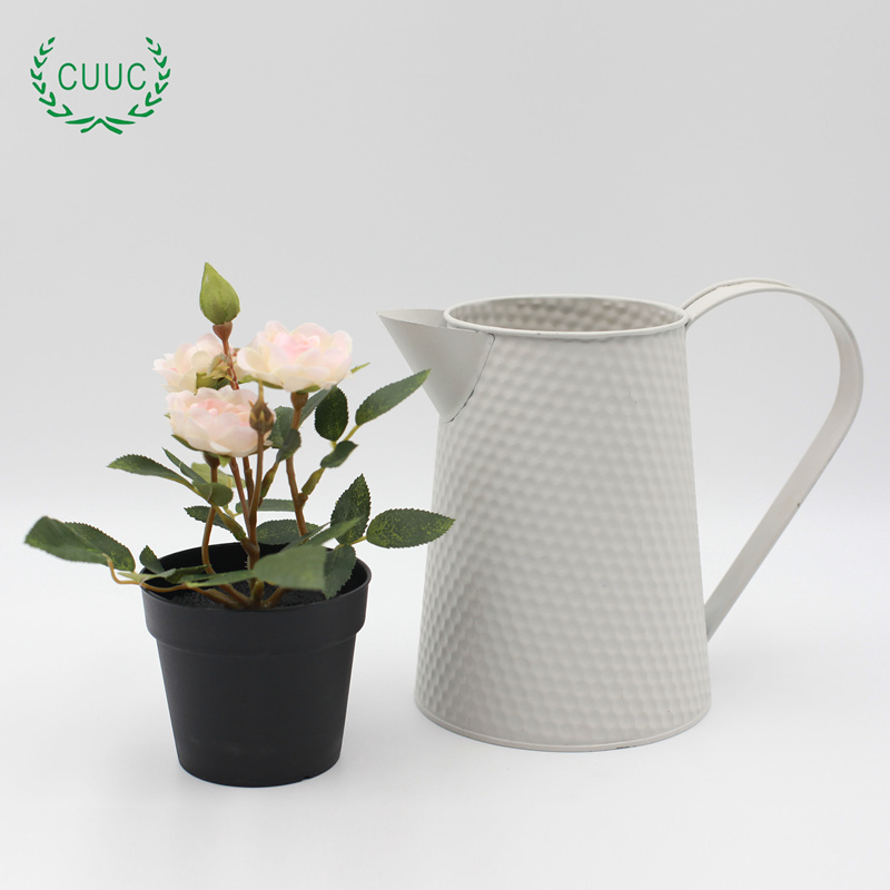 https://images.51microshop.com/13523/product/20220422/Elegant_White_Metal_Decorative_Watering_Can_Pitcher_Decorative_flower_Vase_1650616739655_0.jpg