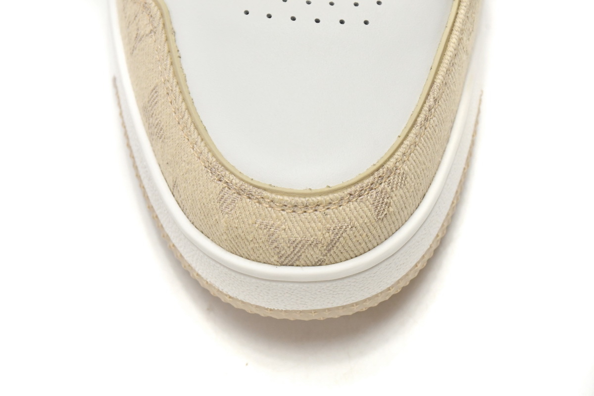 Louis Vuitton Trainer Beige White GO0220