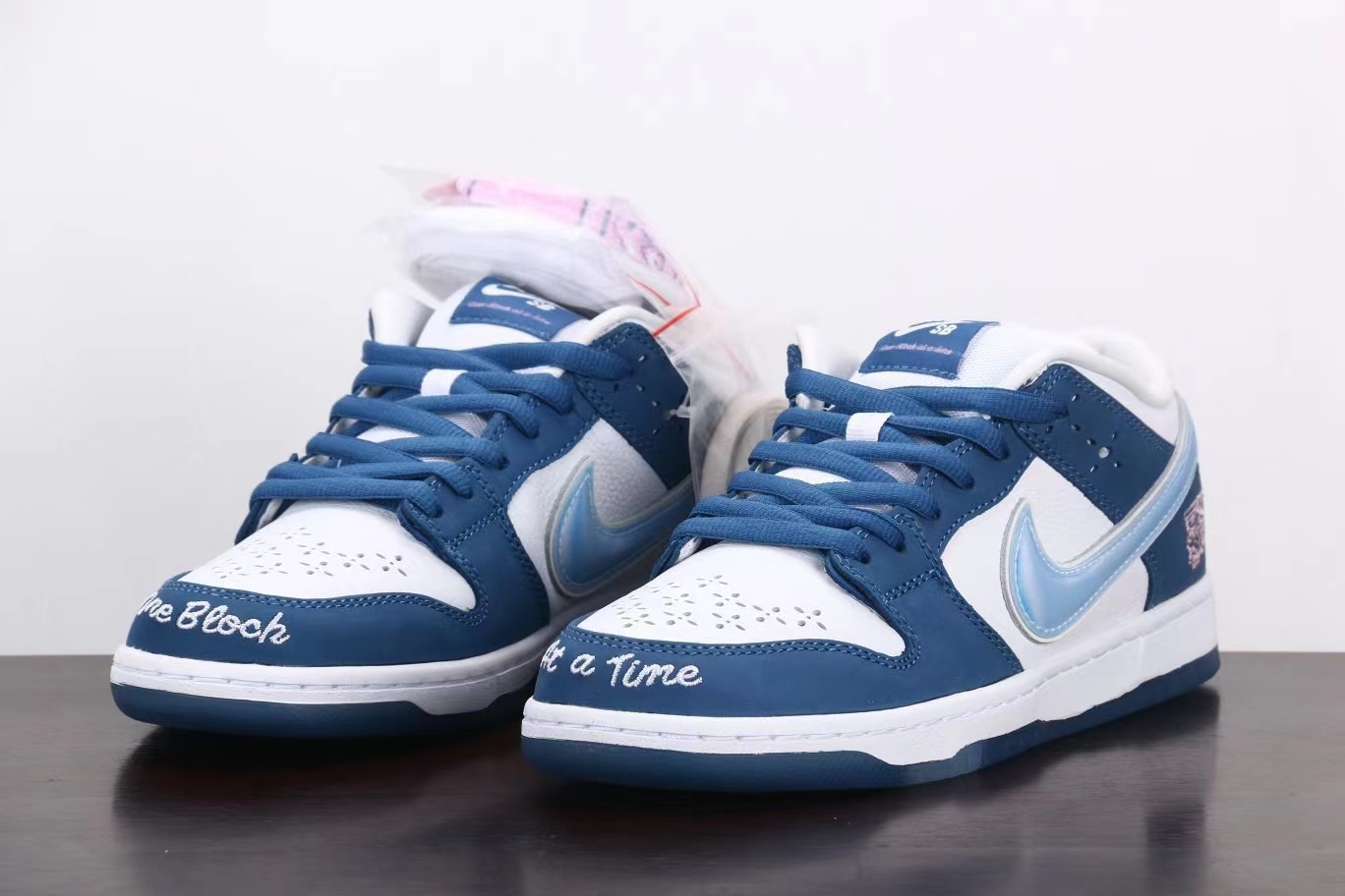 LJR SB Dunk Low Born x Raised One Block At A Time, FN7819-400