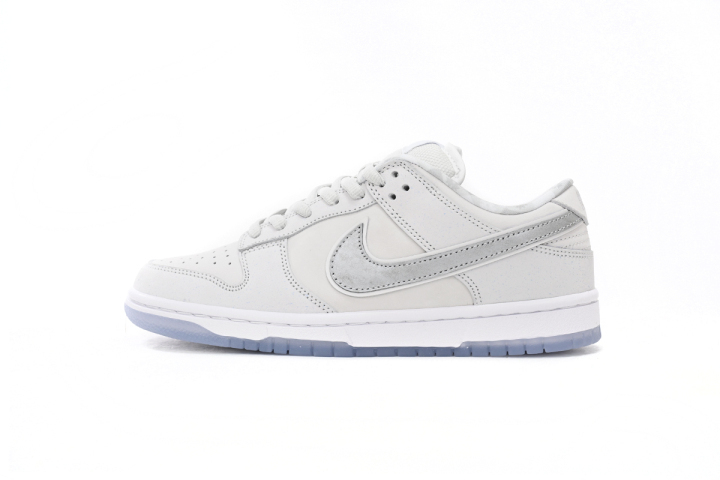 Dunk Low White Lobster