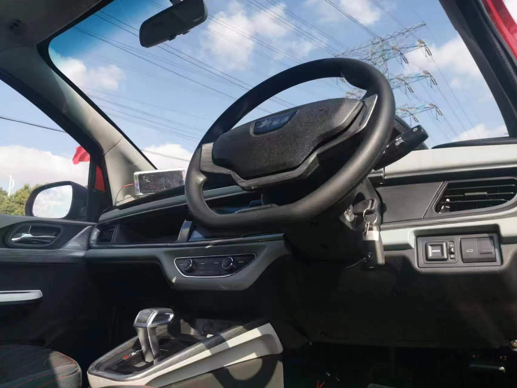 Huazi No.3 Xiaohe Model Electric Car 120 km Short Range Citizen Model