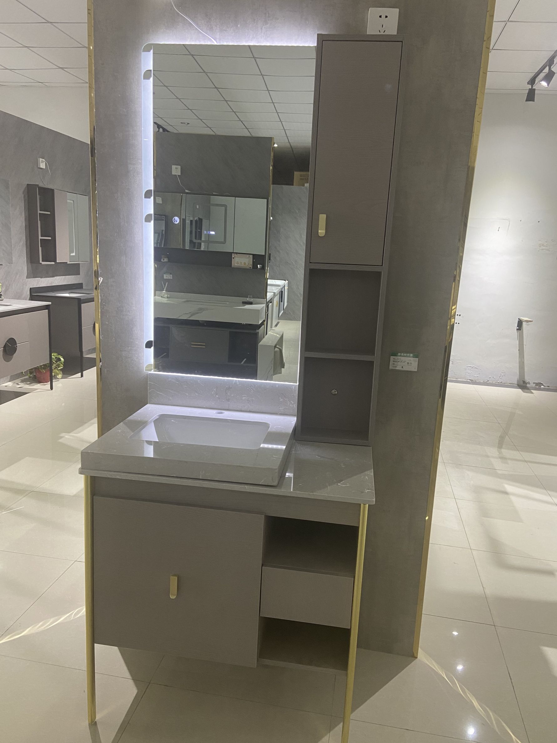 Floor standing plywood bathroom with mirror and basin mp0780