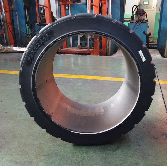 High Quality  Solid Tyre Milling Machine Tire 22x12x16 Press On Solid Tyre  