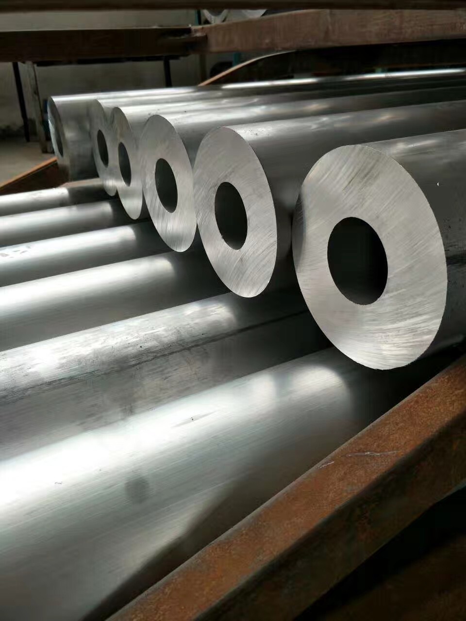 5083/6061/6063/6082/7020/7050/7075 Aluminum Alloy Pipe And Tube Aluminum Round Pipe
