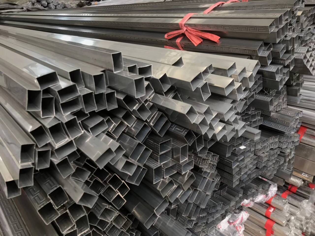 JIS G3459 G3448 G3463 Hot Rolled Polished Stainless Steel Rectangular round seamless Tube Mirror stainless pipe for structural