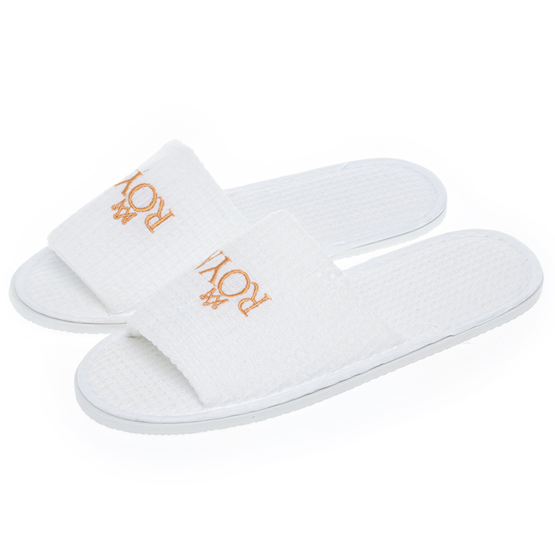 Hotel slippers relieve weight for your travels