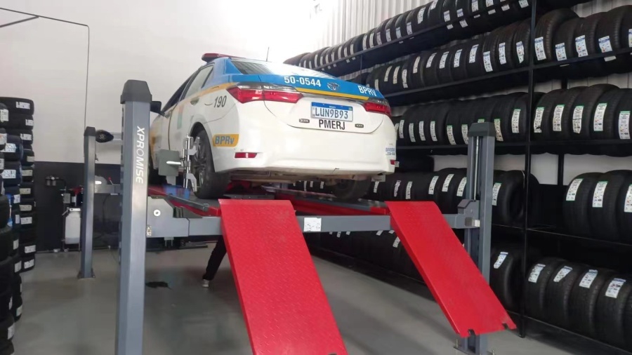 Automotive Lift Buyer's Guide